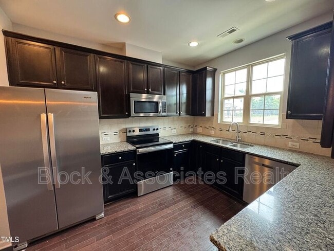 Building Photo - 748 Wickham Ridge Rd