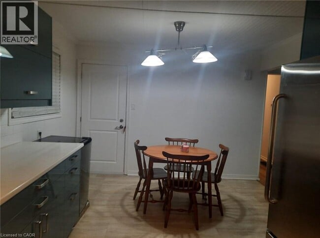 Photo du bâtiment - 16 Acorn Ln