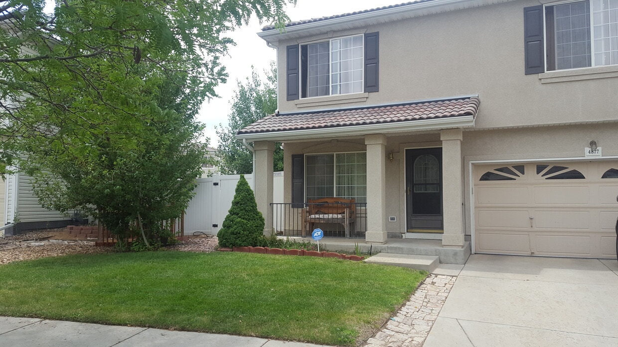 Primary Photo - 4877 Halifax Street