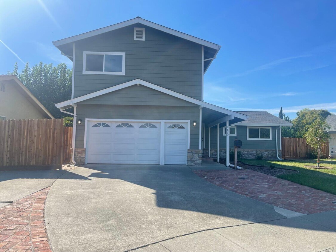 Primary Photo - 2570 Alford Ct