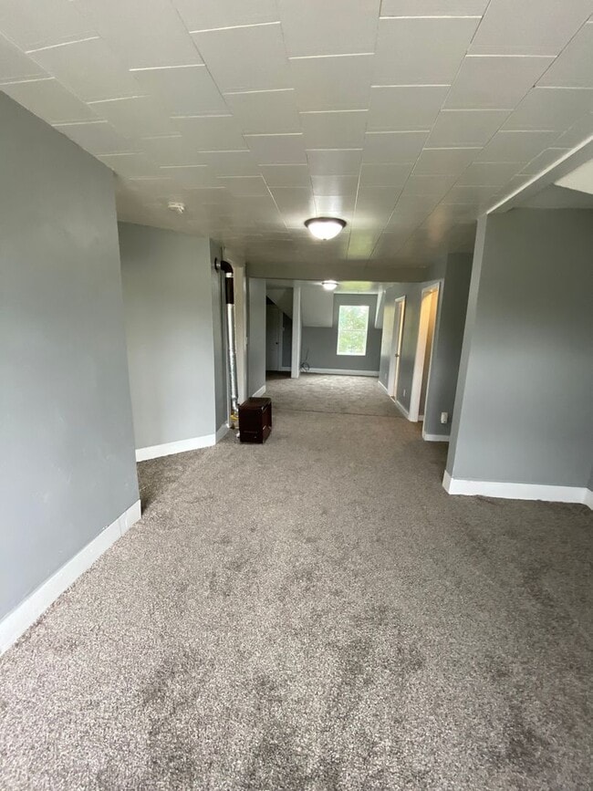 Building Photo - 341 Pecor St