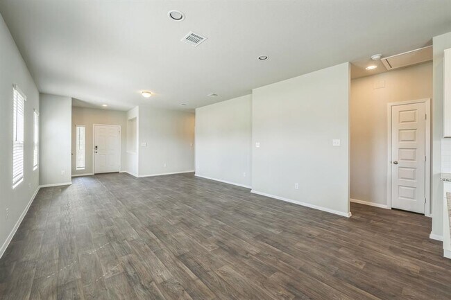 Foto del edificio - 107 Honeybee Ln