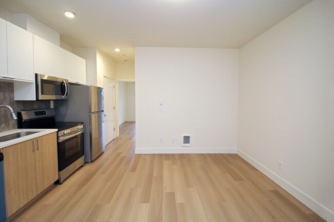 Building Photo - 8417 SW 24th Ave