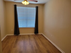 Building Photo - 7575 Kirby Dr