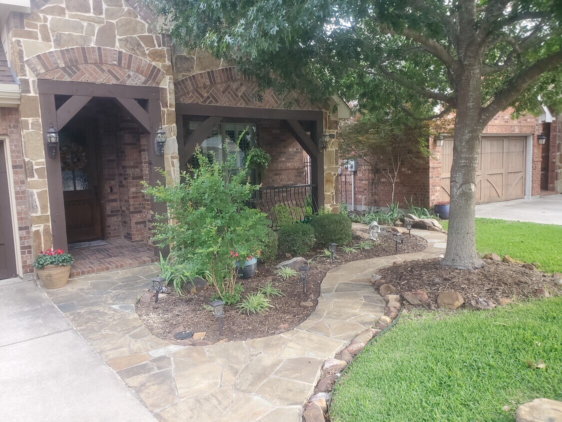 Foto principal - 1409 Hackett Creek Dr