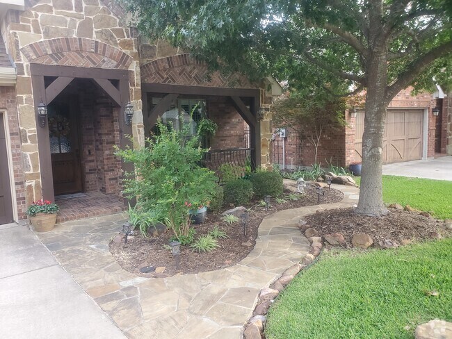 Building Photo - 1409 Hackett Creek Dr