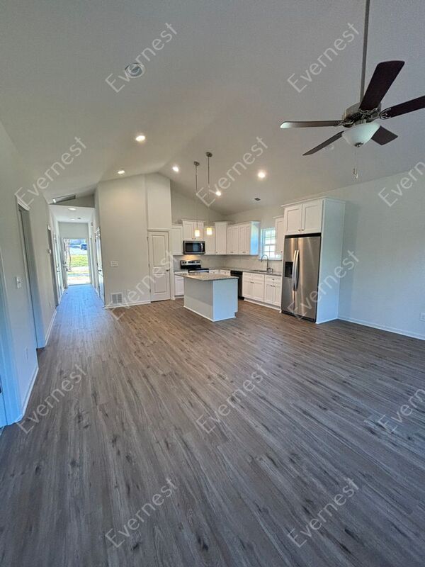 Foto del edificio - 10828 Mt Holly Rd