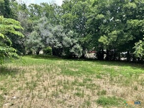 Building Photo - 807 Northside Dr