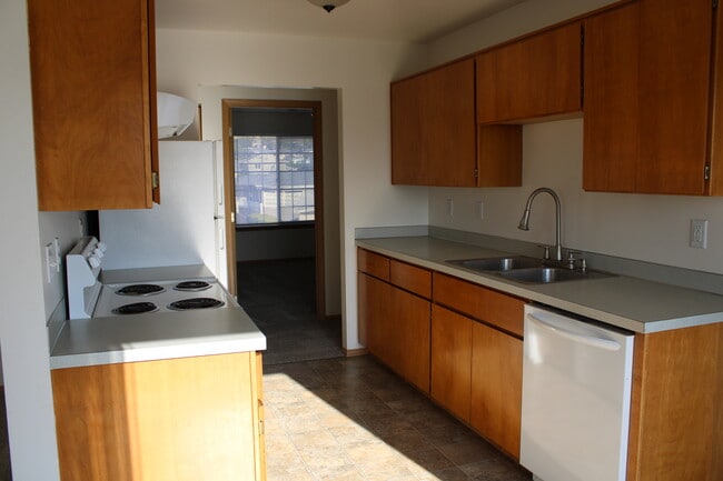 Building Photo - 1315 N Western Ave