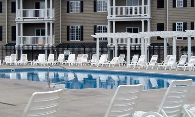 Building Photo - 2325 Suncrest Vlg