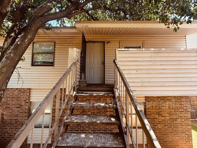 Photo - 4110 N Drexel Blvd Apartment