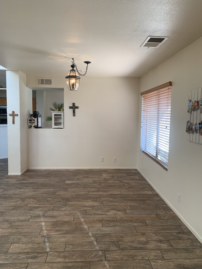 Building Photo - 3 bed, 2.5 bth, TOWNHOME in SANTEE