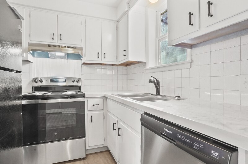 3741 Woodford Ave NW Unit Apt 2, Canton, OH 44709 Room for Rent in