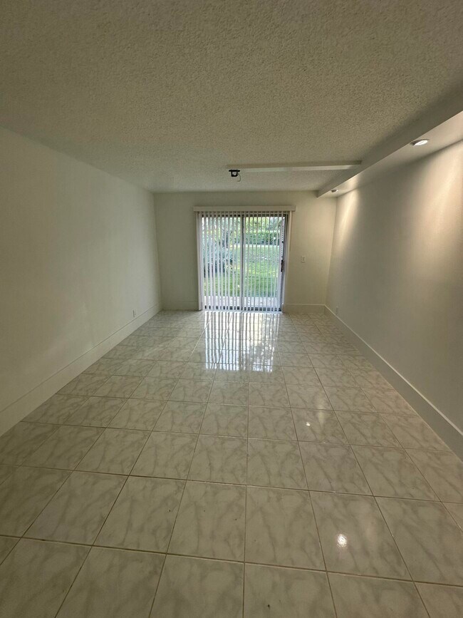 Foto del edificio - 2755 W Atlantic Ave
