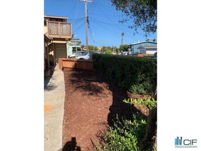 Building Photo - 222 Santa Cruz Ave