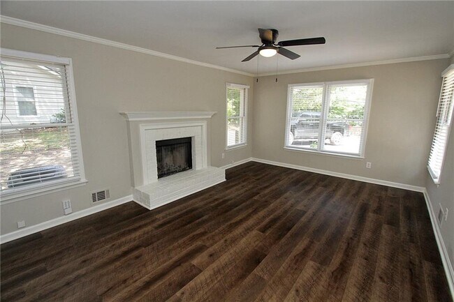 Foto del edificio - 1840 Cooper Lake Rd SE