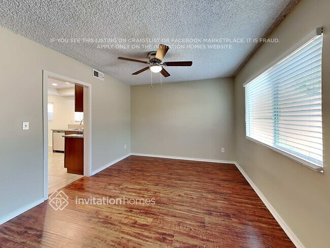Foto del edificio - 15857 Liggett St