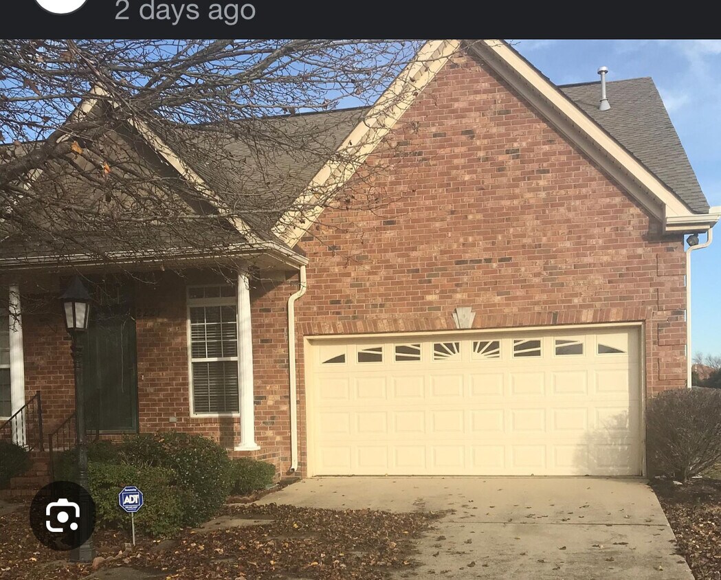 Primary Photo - 2221 Keegan Dr