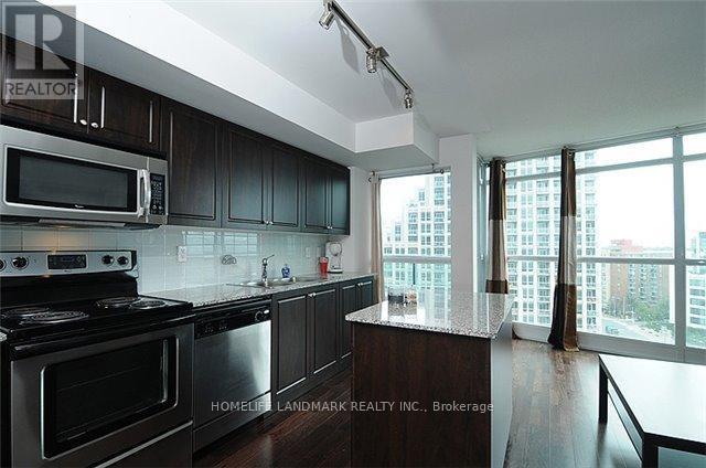 Building Photo - 215 Fort York Blvd