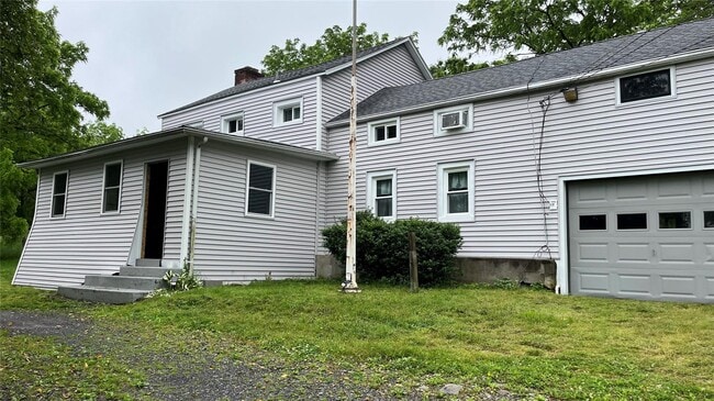 Building Photo - 131 S Putt Corners Rd