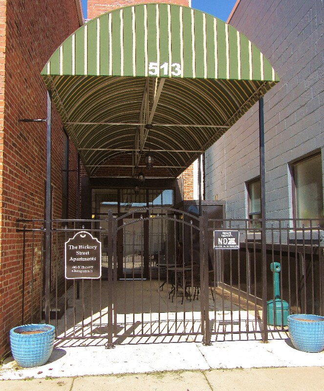Foto principal - 513 N Hickory St