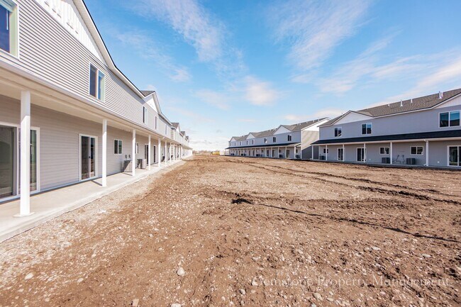 Building Photo - END UNIT - Darling 3 Bed 2.5 bath townhome...
