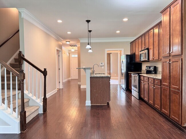 Building Photo - 3 Bedroom, 3 Bathroom Home w/ 2 Car Garage and Fence Backyard