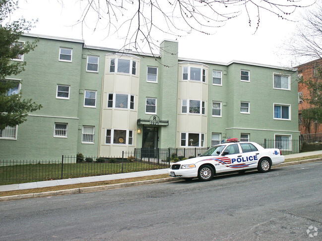 Building Photo - Renaissance Apartments