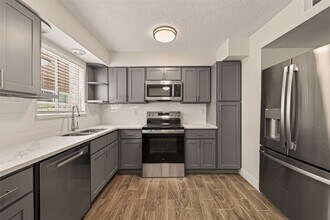 Building Photo - 7714 Renwick Dr