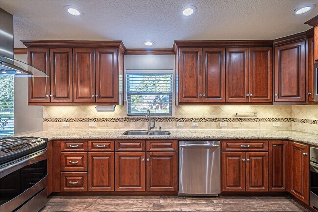 Foto del edificio - 17615 Swansbury Dr