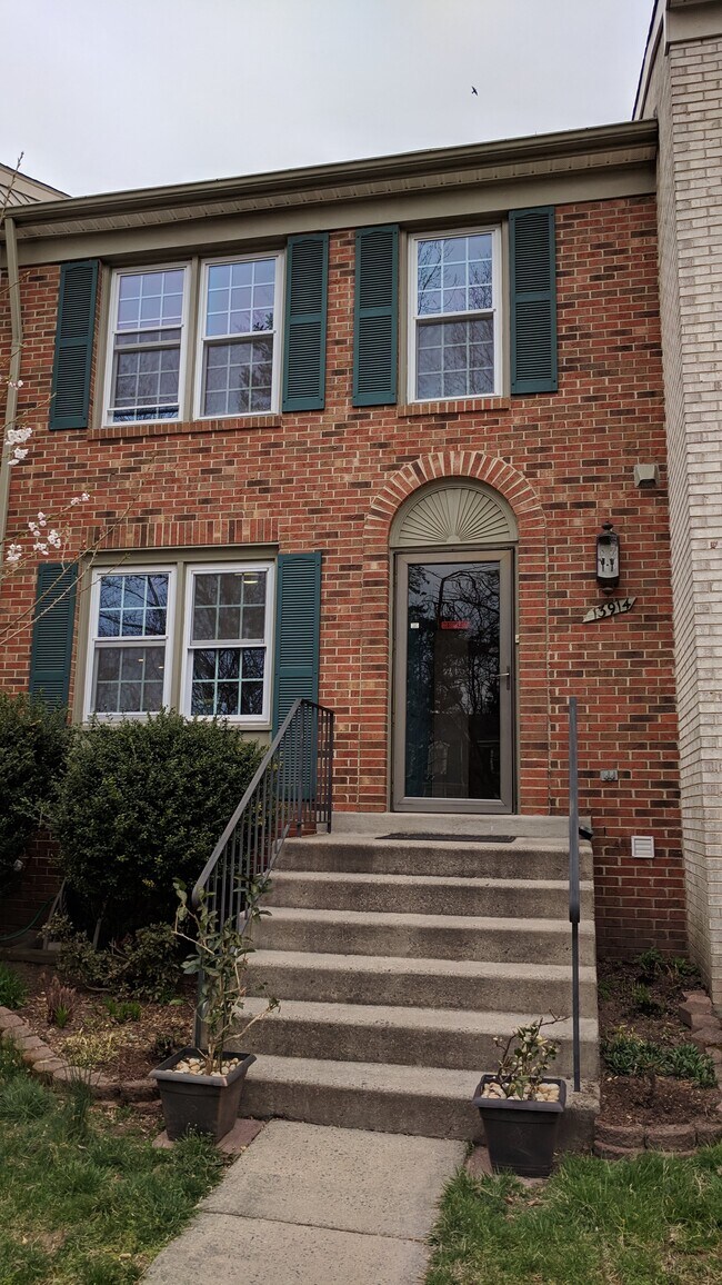 Foto del edificio - 13914 Woods Run Ct