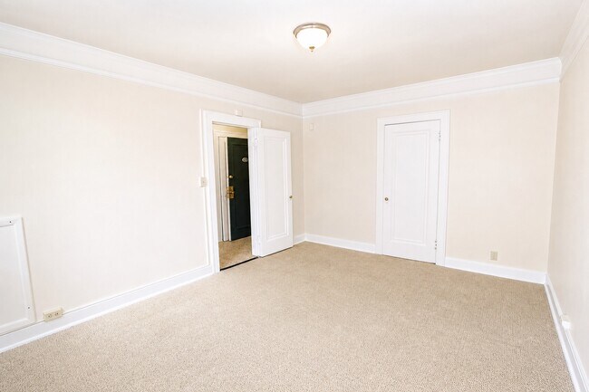 Apartamento de 1 dormitorio en planta baja (Unidad B2) - ¡TODO ALQUILADO! - Oakland Apartments