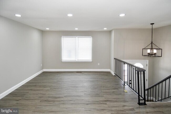 Building Photo - 2101 Norlinda Ave