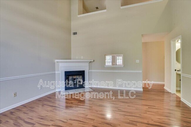 Foto del edificio - 4700 Dursey Dr