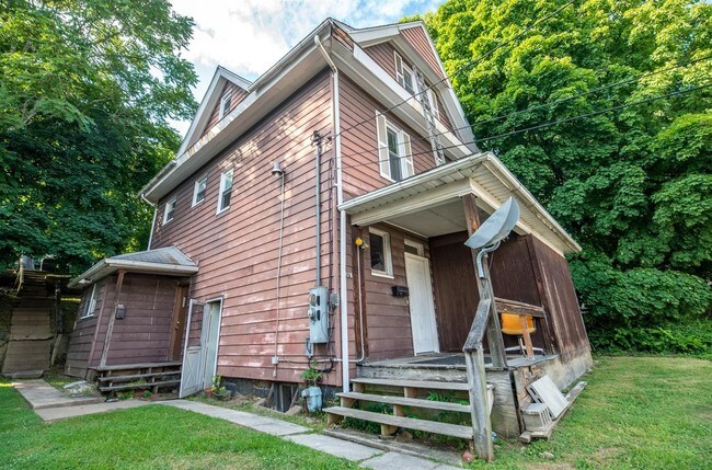 Building Photo - 717 Willey St
