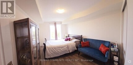 Building Photo - 10-2210 Westmeath Ln