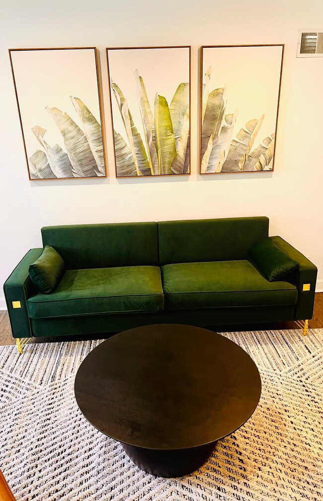 Building Photo - 6722 W Golfview Ln