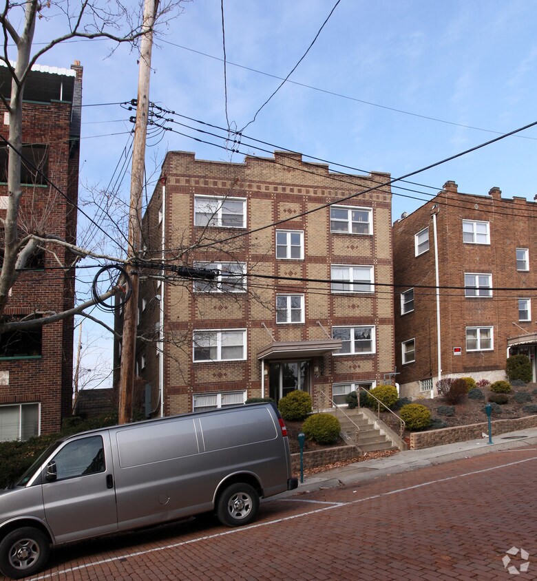 Building Photo - 724 Roselawn Ave