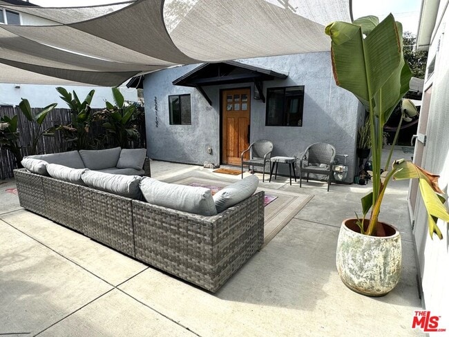 Foto del edificio - 2241 1/2 Harwood St