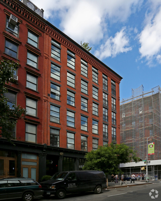 Building Photo - Brewster Carriage House