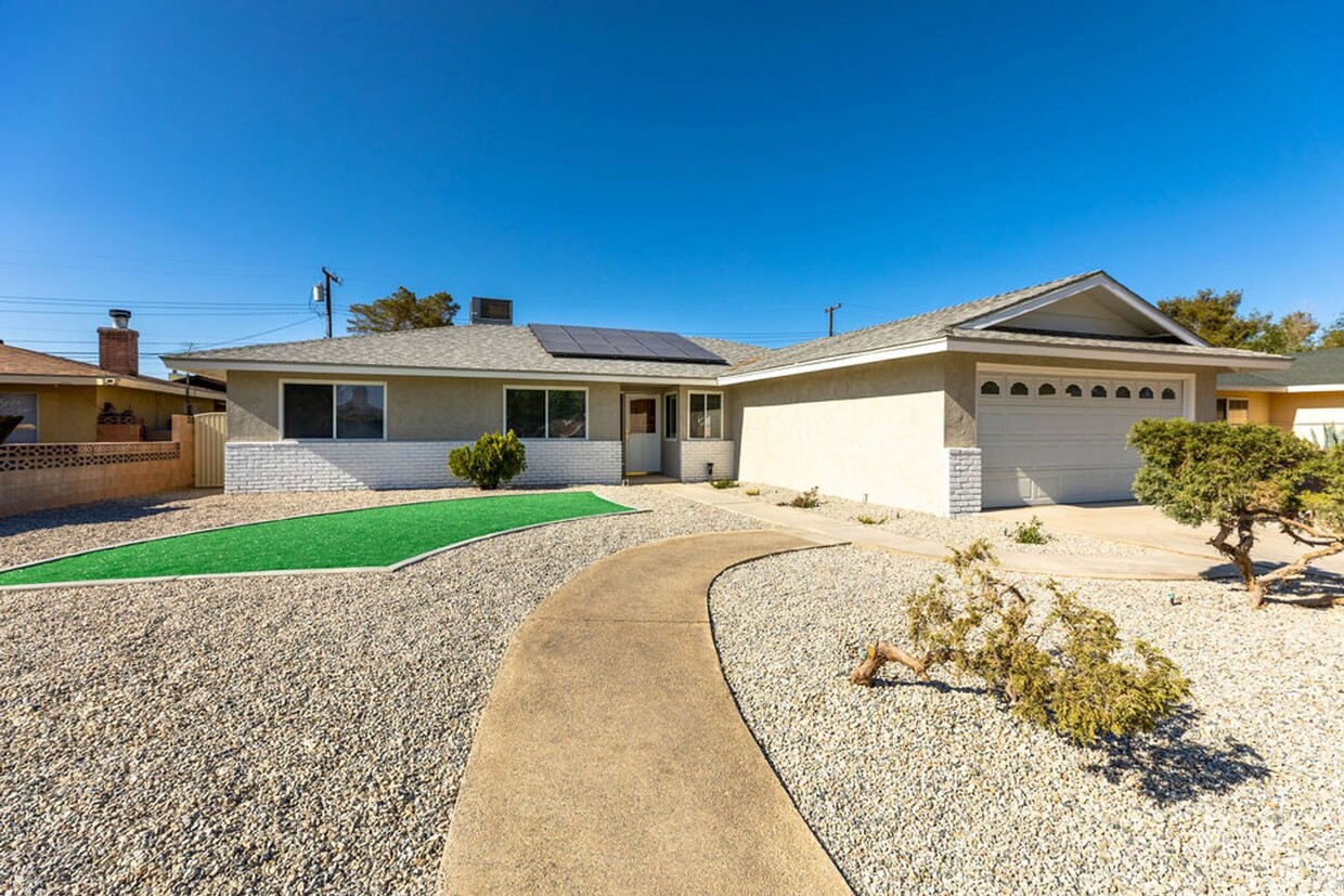 Primary Photo - Beautifully remodeled home w/ solar!