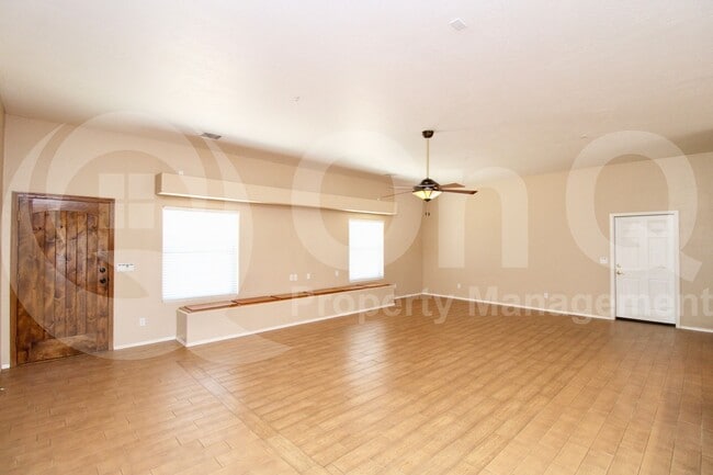 Building Photo - 6110 E Milton Dr