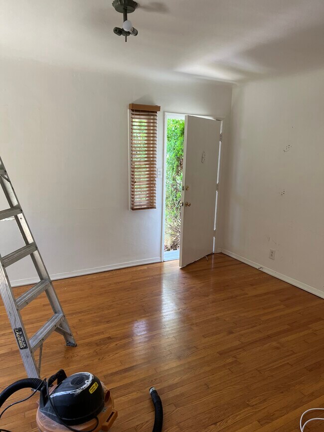 Foto del edificio - 8925 Keith Ave