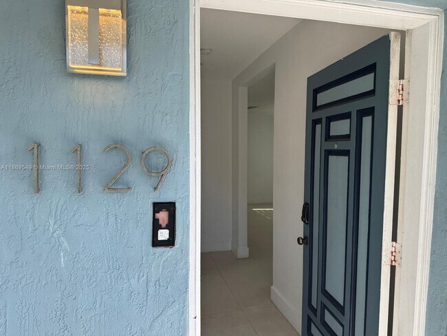 Foto del edificio - 1129 NW 30th St