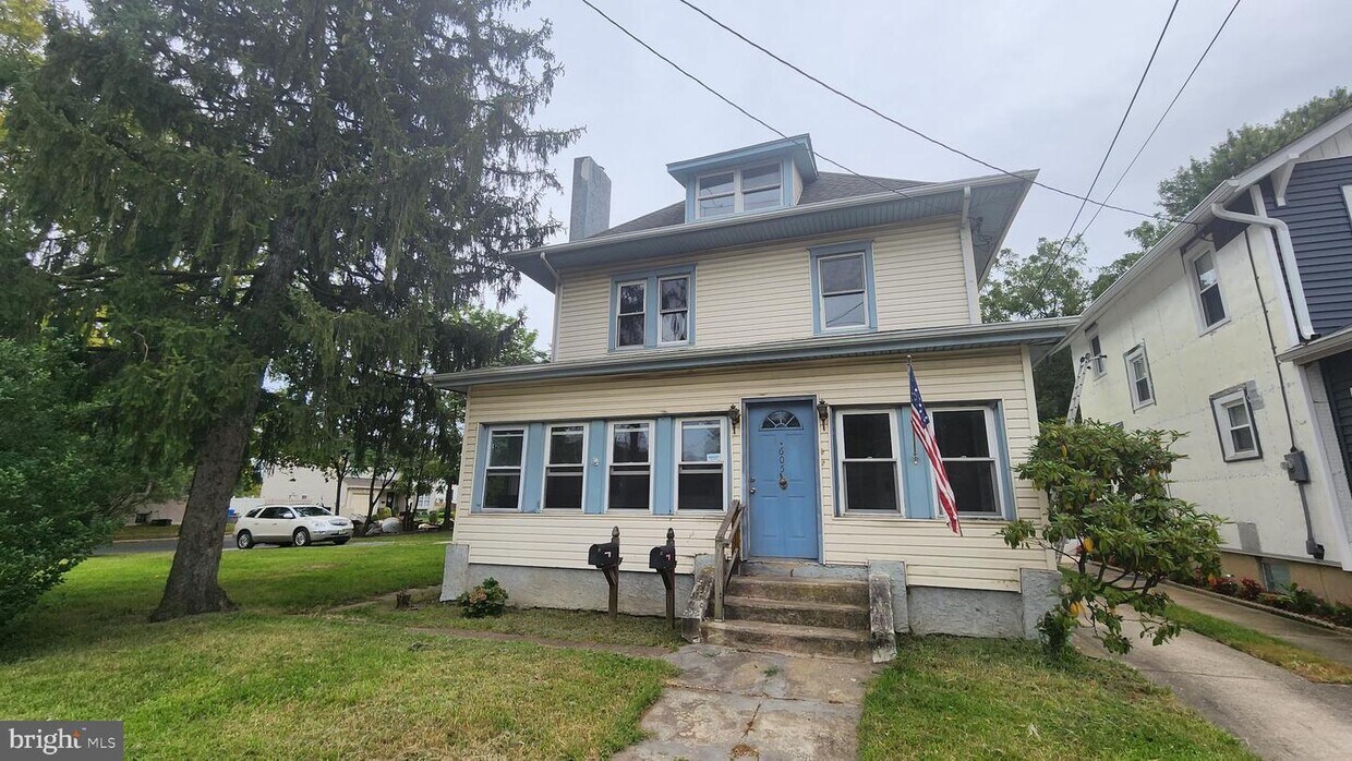 Building Photo - 605 Crown Point Rd