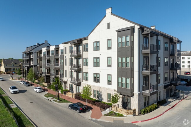 Building Photo - The Louise