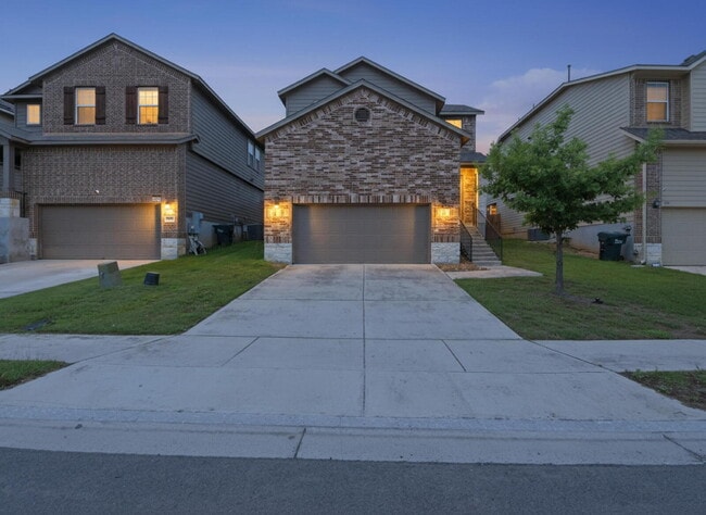 Building Photo - "Charming San Marcos Retreat: Spacious 3-Bedroom Home with 2.5 Baths on Lake Glen!"
