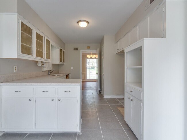 Foto del edificio - Completely redone luxury 3 bedroom rental ...