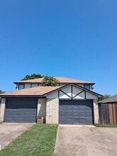 Building Photo - 6812 S Creek Dr