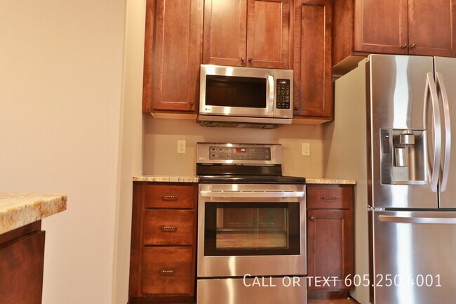 Foto del edificio - Elegant 2 Bedroom 2 Bathroom Twin Home in ...
